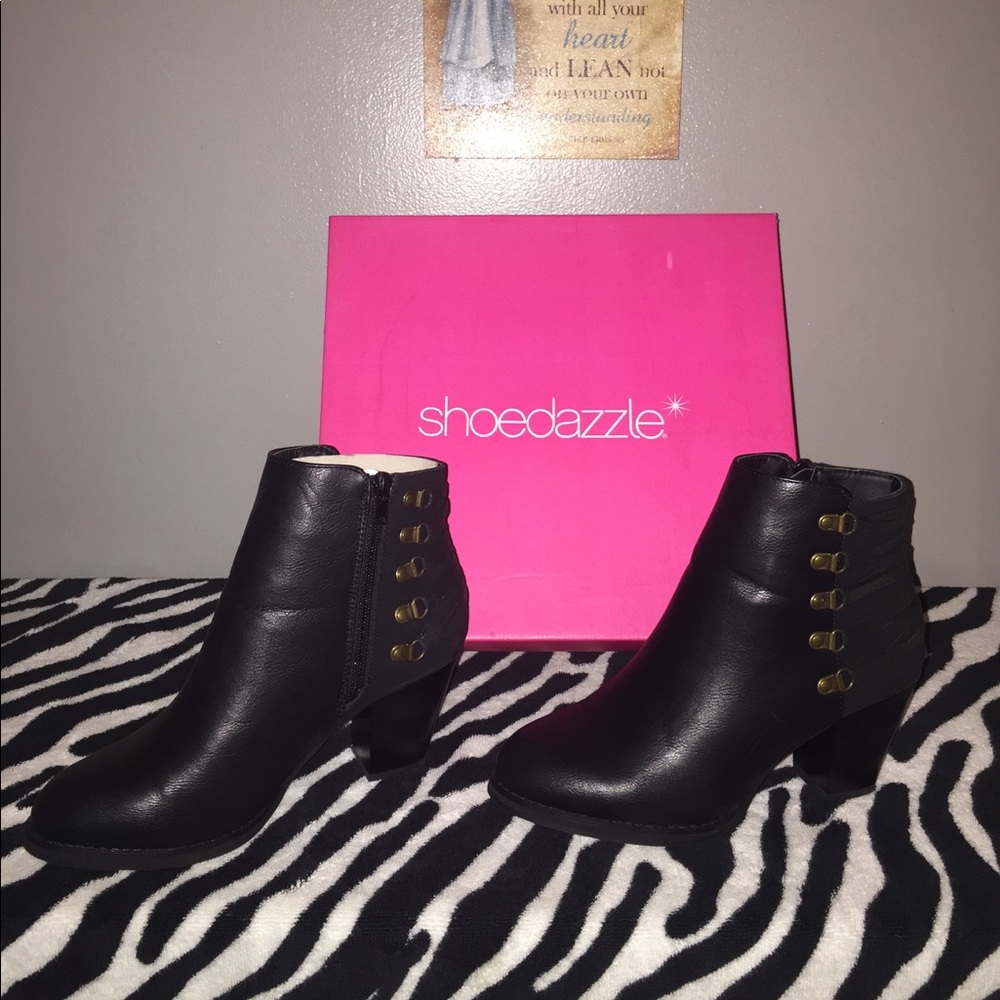 Women shoe boots. Worn once